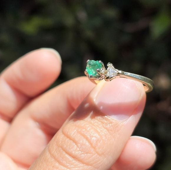 Emerald Heart Trilliant Diamonds 14k Ring - Picture 8 of 9